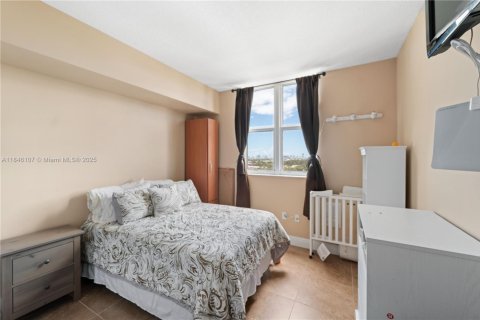 Купить кондоминиум в Майами, Флорида 2 спальни, 95.5м2, № 1844196 - фото 11