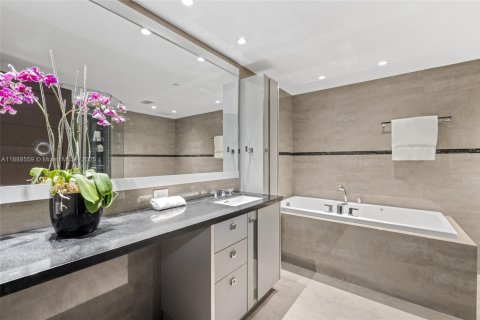 Copropriété à louer à Miami Beach, Floride: 3 chambres, 190.36 m2 № 2169681 - photo 25