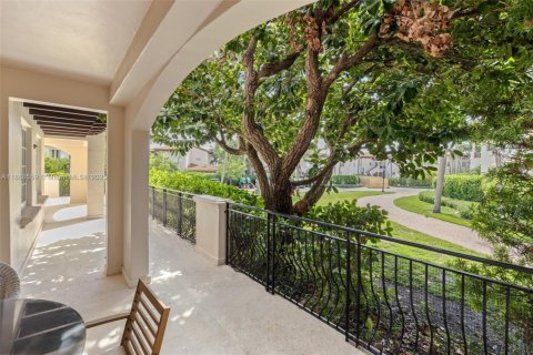 Copropriété à louer à Miami Beach, Floride: 3 chambres, 190.36 m2 № 2169681 - photo 23