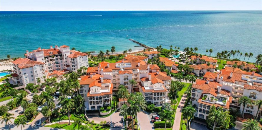 Condo à Miami Beach, Floride, 3 chambres  № 2169681