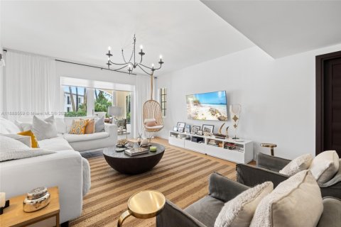 Copropriété à louer à Miami Beach, Floride: 3 chambres, 190.36 m2 № 2169681 - photo 5