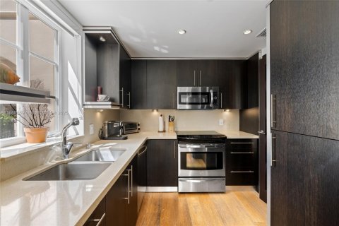 Copropriété à louer à Miami Beach, Floride: 3 chambres, 190.36 m2 № 2169681 - photo 14
