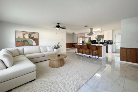 Villa ou maison à louer à Port Charlotte, Floride: 3 chambres, 123.75 m2 № 2389183 - photo 2