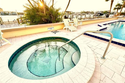 Condominio en venta en Clearwater, Florida, 2 dormitorios, 106.84 m2 № 1680278 - foto 29
