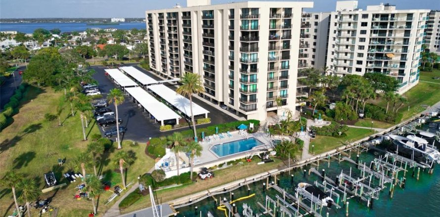 Condominio en Clearwater, Florida, 2 dormitorios № 1680278