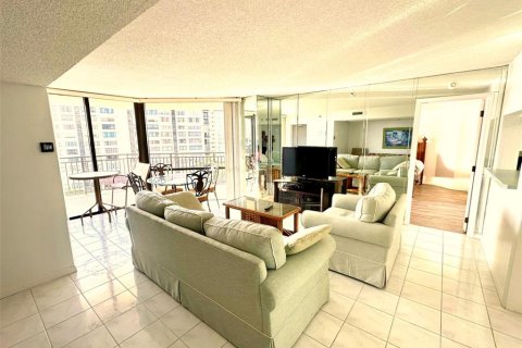Condominio en venta en Clearwater, Florida, 2 dormitorios, 106.84 m2 № 1680278 - foto 5