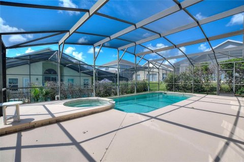 House in Clermont, Florida 4 bedrooms, 180.42 sq.m. № 2299425 - photo 3