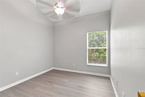 House in Clermont, Florida 4 bedrooms, 180.42 sq.m. № 2299425 - photo 24