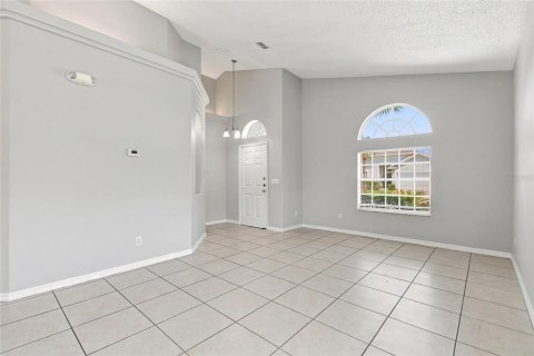 House in Clermont, Florida 4 bedrooms, 180.42 sq.m. № 2299425 - photo 9