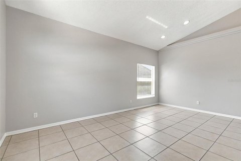 House in Clermont, Florida 4 bedrooms, 180.42 sq.m. № 2299425 - photo 7