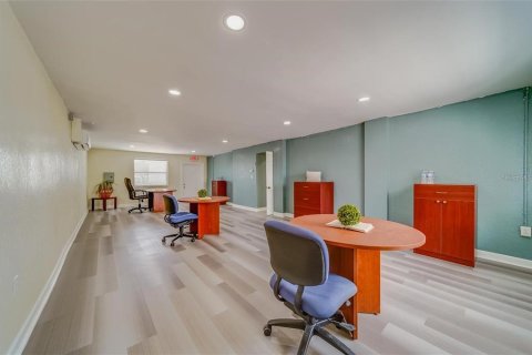 Propiedad comercial en alquiler en Clearwater, Florida, 463.58 m2 № 1915544 - foto 17