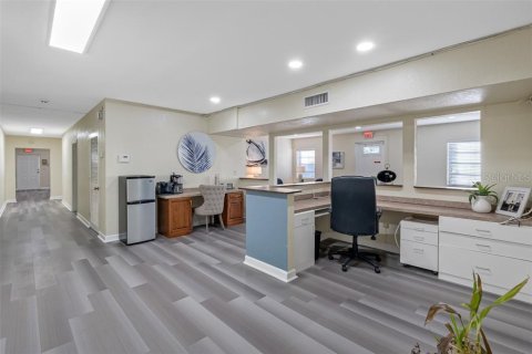 Propiedad comercial en alquiler en Clearwater, Florida, 463.58 m2 № 1915544 - foto 11