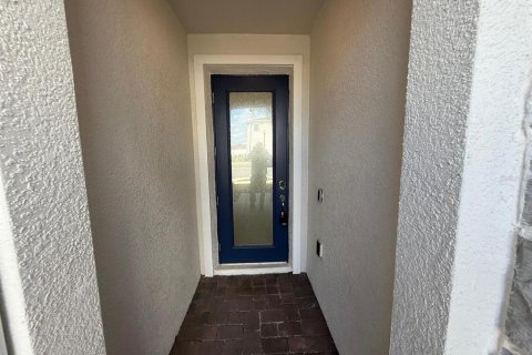 Townhouse in Davenport, Florida 3 bedrooms, 173.17 sq.m. № 2112646 - photo 10