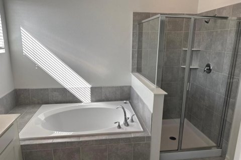 Townhouse in Davenport, Florida 3 bedrooms, 173.17 sq.m. № 2112646 - photo 27