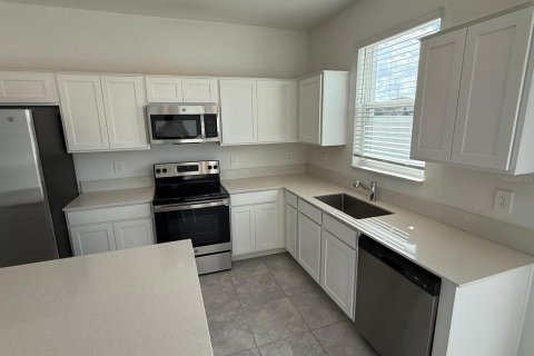 Townhouse in Davenport, Florida 3 bedrooms, 173.17 sq.m. № 2112646 - photo 15