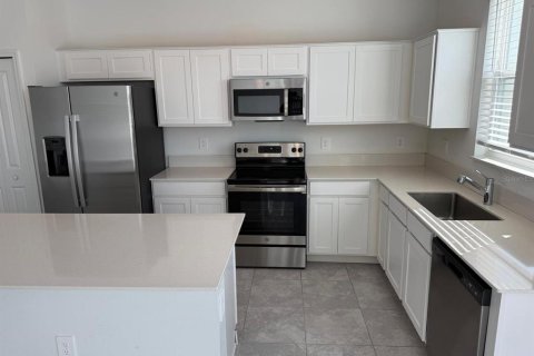 Townhouse in Davenport, Florida 3 bedrooms, 173.17 sq.m. № 2112646 - photo 14
