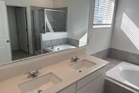 Townhouse in Davenport, Florida 3 bedrooms, 173.17 sq.m. № 2112646 - photo 29