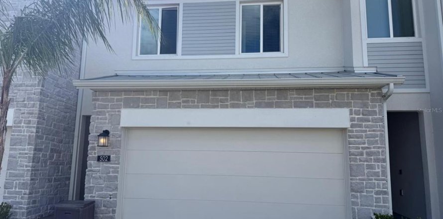 Townhouse in Davenport, Florida 3 bedrooms, 173.17 sq.m. № 2112646