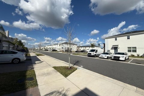 Townhouse in Davenport, Florida 3 bedrooms, 173.17 sq.m. № 2112646 - photo 9