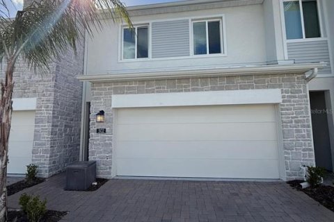 Townhouse in Davenport, Florida 3 bedrooms, 173.17 sq.m. № 2112646 - photo 2