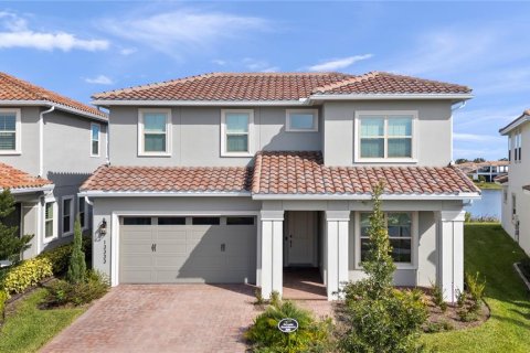 House in Orlando, Florida 5 bedrooms, 348.1 sq.m. № 1521960 - photo 2