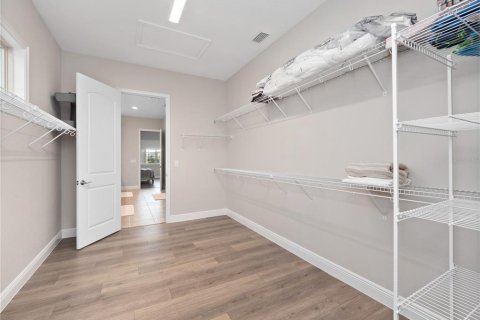 House in Orlando, Florida 5 bedrooms, 348.1 sq.m. № 1521960 - photo 20