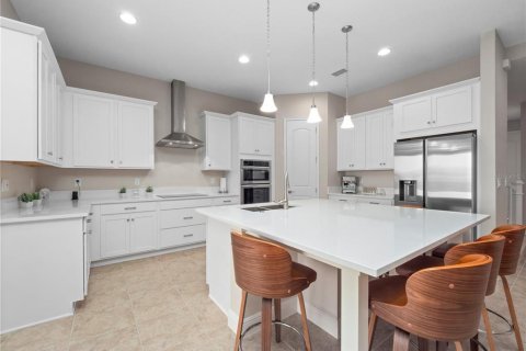 House in Orlando, Florida 5 bedrooms, 348.1 sq.m. № 1521960 - photo 8
