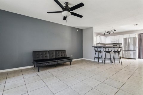 Casa en venta en Tampa, Florida, 3 dormitorios, 111.48 m2 № 1893981 - foto 4