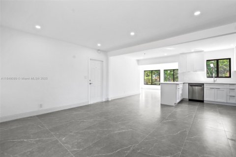 House in Fort Lauderdale, Florida 3 bedrooms № 1848875 - photo 8