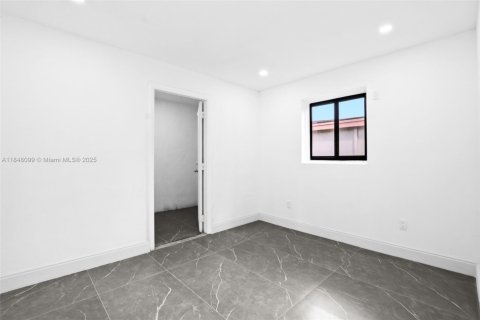 House in Fort Lauderdale, Florida 3 bedrooms № 1848875 - photo 16