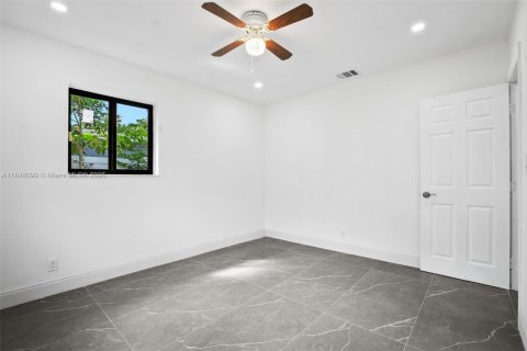 House in Fort Lauderdale, Florida 3 bedrooms № 1848875 - photo 18