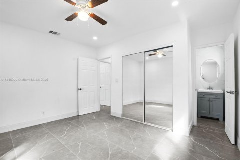 House in Fort Lauderdale, Florida 3 bedrooms № 1848875 - photo 14