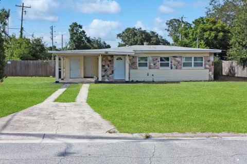 House in Orlando, Florida 3 bedrooms, 111.48 sq.m. № 1900194 - photo 1