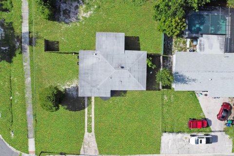 House in Orlando, Florida 3 bedrooms, 111.48 sq.m. № 1900194 - photo 21