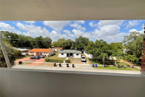 Снять в аренду квартиру в Майами, Флорида 2 спальни, 116.13м2, № 1833985 - фото 6