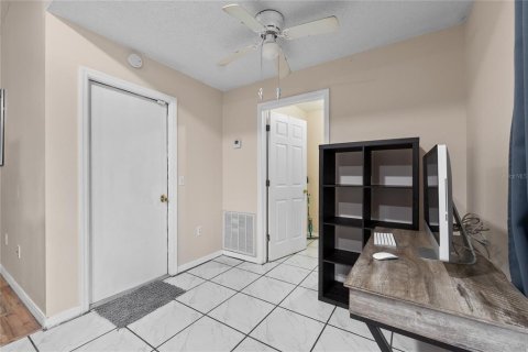 House in Eagle Lake, Florida 3 bedrooms, 98.76 sq.m. № 1903483 - photo 12