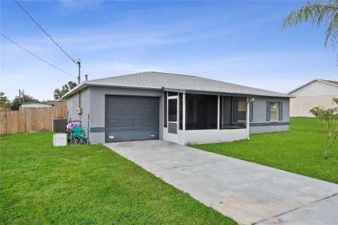 House in Eagle Lake, Florida 3 bedrooms, 98.76 sq.m. № 1903483 - photo 2
