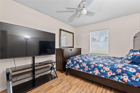 House in Eagle Lake, Florida 3 bedrooms, 98.76 sq.m. № 1903483 - photo 18