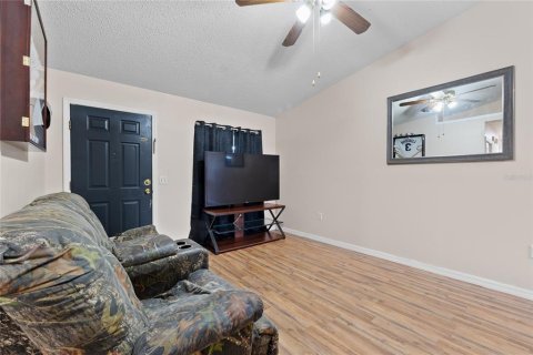 House in Eagle Lake, Florida 3 bedrooms, 98.76 sq.m. № 1903483 - photo 6