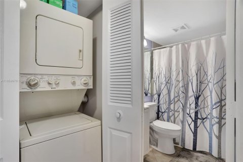 Condo in Margate, Florida, 2 bedrooms  № 1888428 - photo 12
