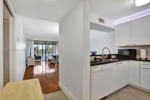 Condo in Margate, Florida, 2 bedrooms  № 1888428 - photo 2