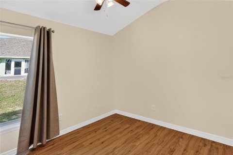 House in Tavares, Florida 4 bedrooms, 150.87 sq.m. № 2205966 - photo 22