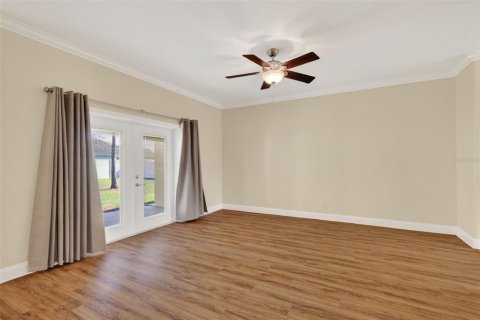 House in Tavares, Florida 4 bedrooms, 150.87 sq.m. № 2205966 - photo 7