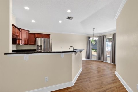 House in Tavares, Florida 4 bedrooms, 150.87 sq.m. № 2205966 - photo 8