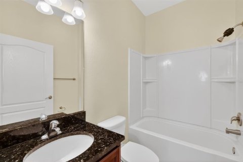 House in Tavares, Florida 4 bedrooms, 150.87 sq.m. № 2205966 - photo 21