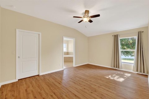 House in Tavares, Florida 4 bedrooms, 150.87 sq.m. № 2205966 - photo 15