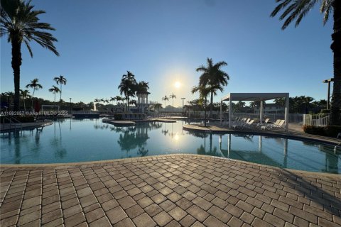 Купить виллу или дом в Уэстон, Флорида 1 комната, 131.92м2, № 1931972 - фото 14