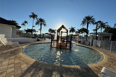 Купить виллу или дом в Уэстон, Флорида 1 комната, 131.92м2, № 1931972 - фото 18