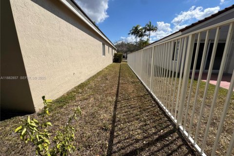 Villa ou maison à vendre à Weston, Floride: 3 chambres, 131.92 m2 № 1931972 - photo 24