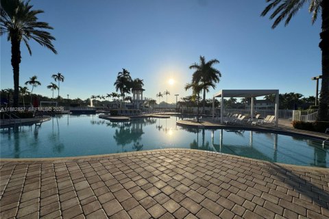 Villa ou maison à vendre à Weston, Floride: 3 chambres, 131.92 m2 № 1931972 - photo 27